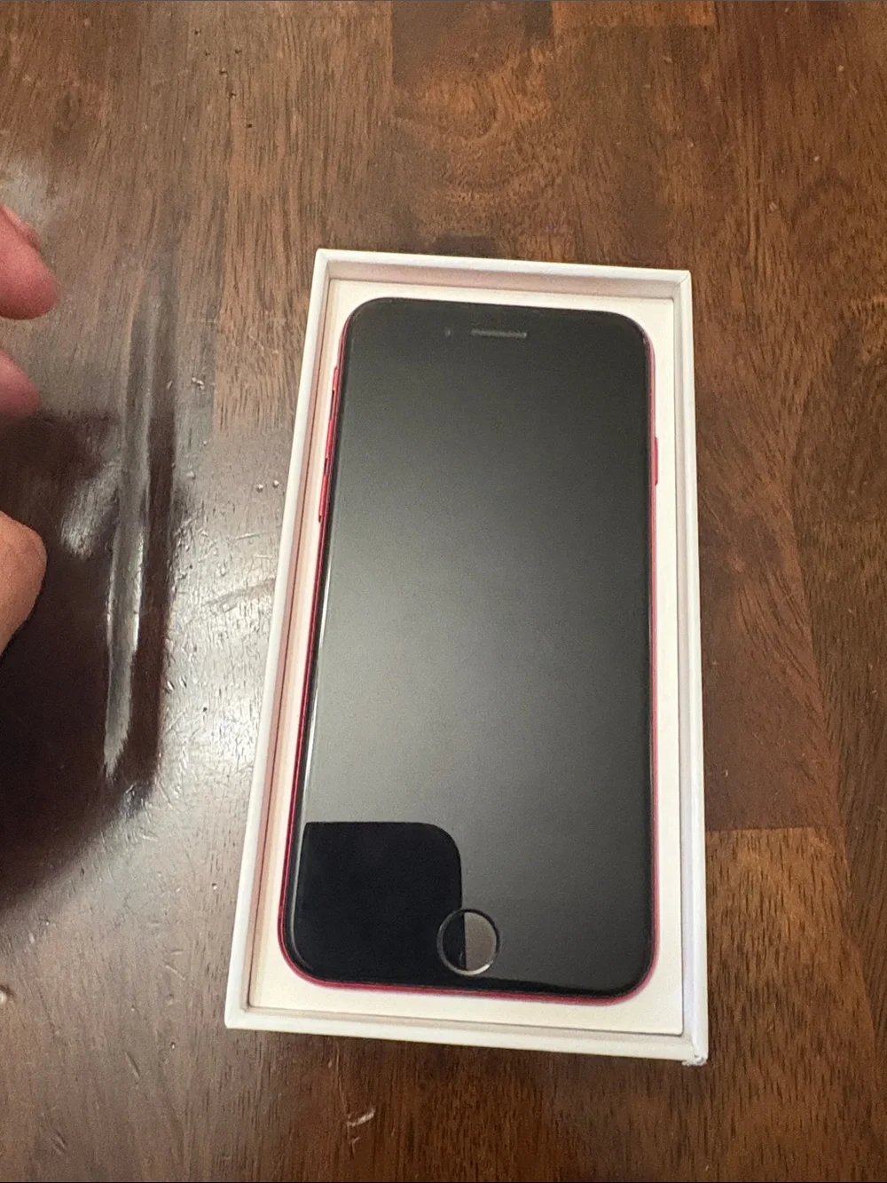 Apple iPhone SE in Red - Compact Touch ID Smartphone, Tiny crack in back.